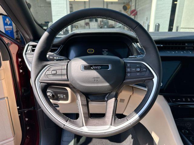 new 2026 Jeep Grand Cherokee car, priced at $45,927