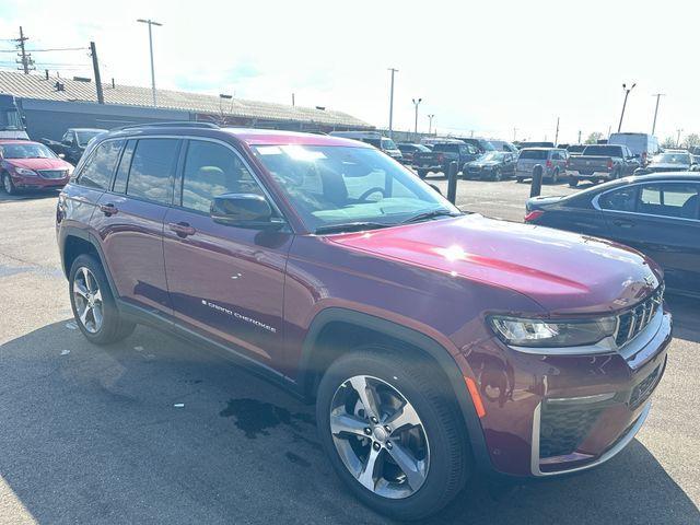 new 2026 Jeep Grand Cherokee car, priced at $45,927