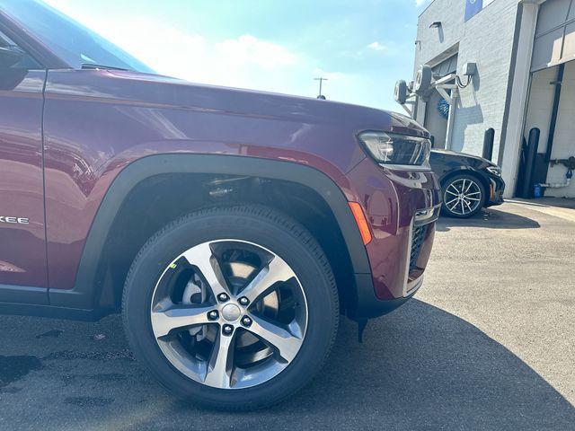 new 2026 Jeep Grand Cherokee car, priced at $45,927