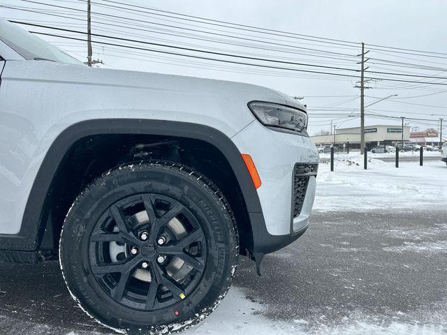 new 2026 Jeep Grand Cherokee car, priced at $41,179