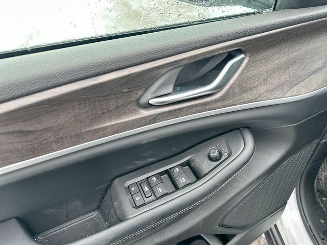 new 2026 Jeep Grand Cherokee car, priced at $41,179