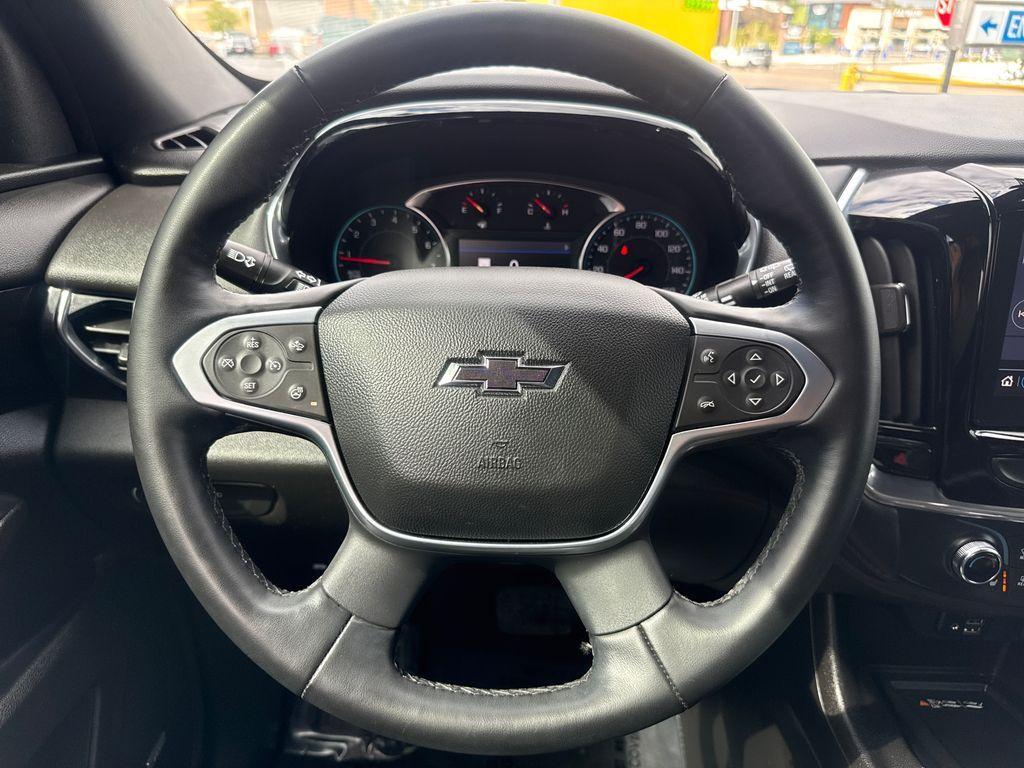 used 2023 Chevrolet Traverse car, priced at $39,999