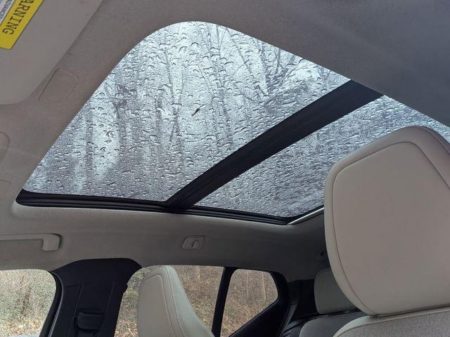 used 2020 Volvo XC40 car, priced at $15,527