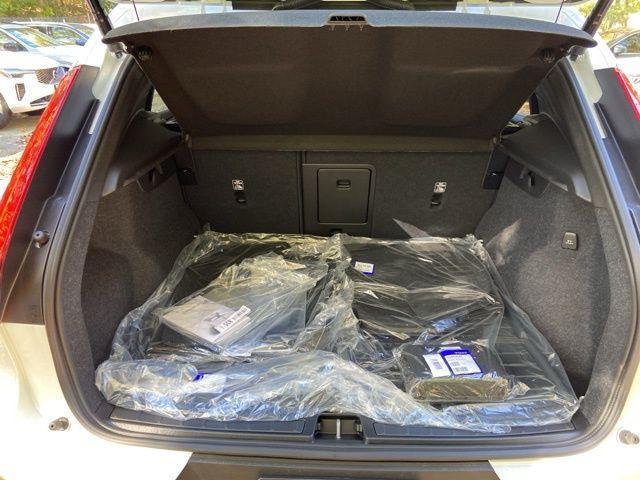 new 2026 Volvo XC40 car