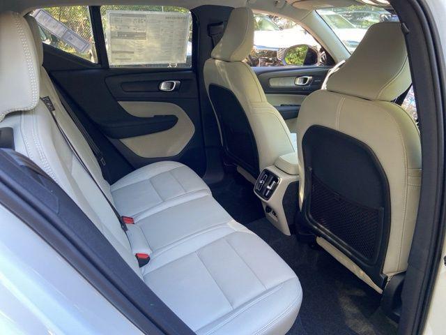 new 2026 Volvo XC40 car