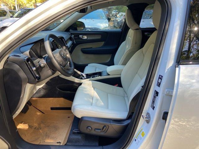 new 2026 Volvo XC40 car