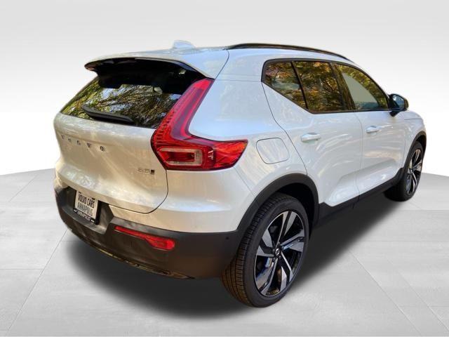 new 2026 Volvo XC40 car
