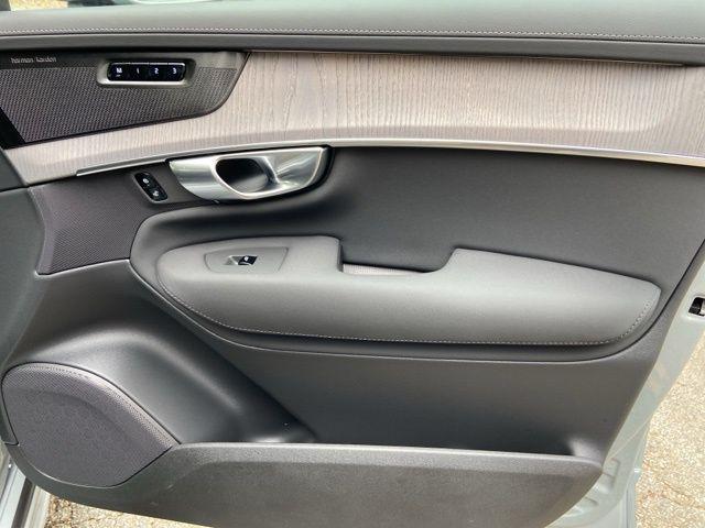 new 2026 Volvo XC90 car, priced at $75,945