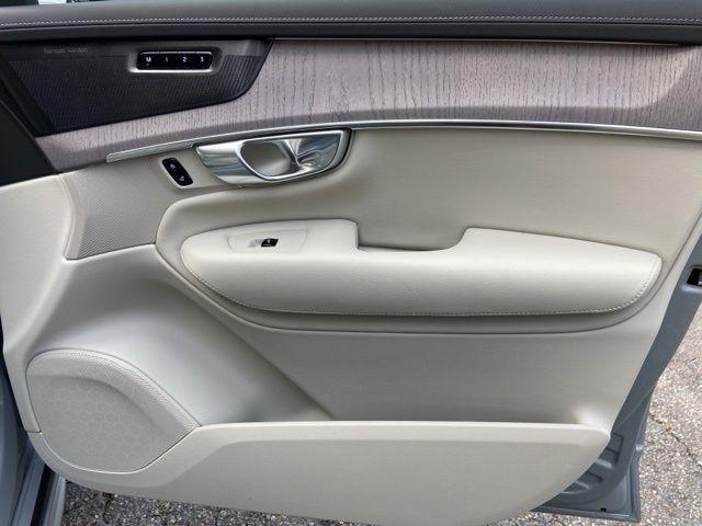 new 2026 Volvo XC90 car, priced at $75,245