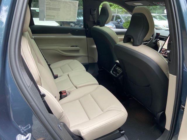 new 2025 Volvo EX90 car, priced at $91,735