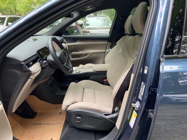 new 2025 Volvo EX90 car, priced at $91,735