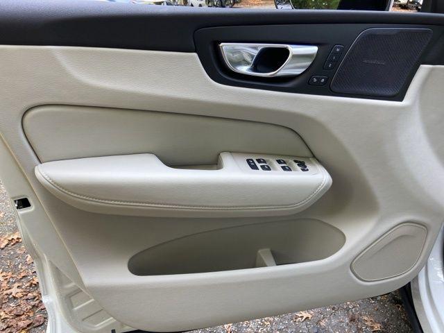 new 2026 Volvo XC60 Plug-In Hybrid car, priced at $75,235