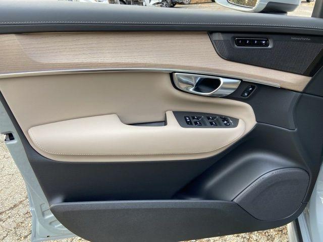 new 2026 Volvo XC90 Plug-In Hybrid car, priced at $87,095