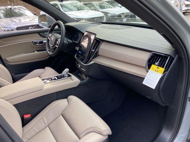 new 2026 Volvo XC90 Plug-In Hybrid car, priced at $87,095