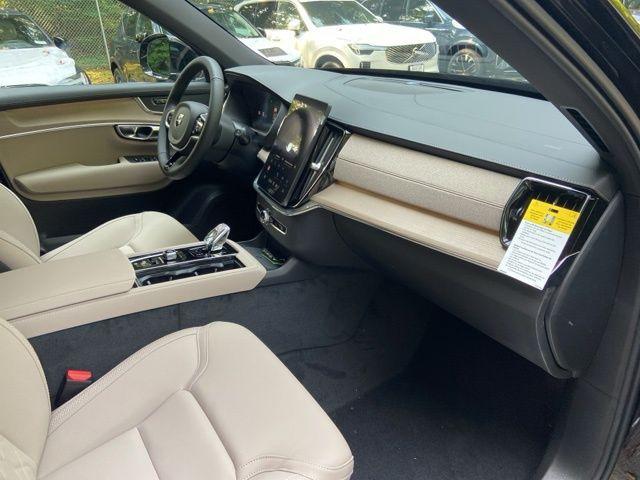 new 2026 Volvo XC90 Plug-In Hybrid car