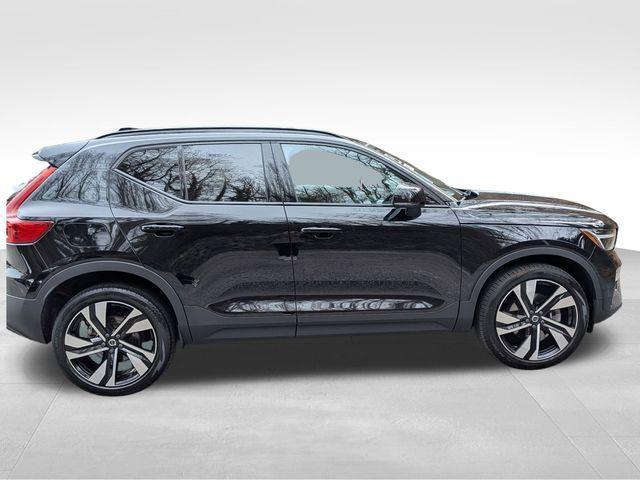 used 2023 Volvo XC40 car, priced at $30,118