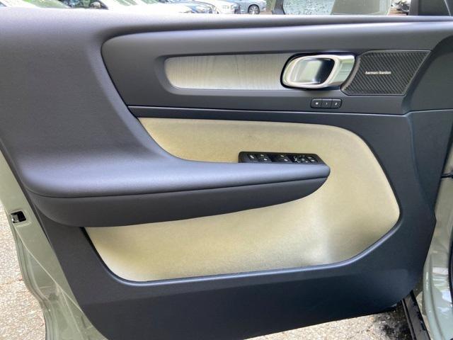 new 2025 Volvo XC40 car, priced at $51,765