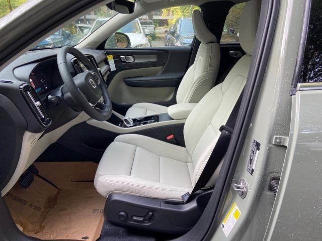 new 2025 Volvo XC40 car, priced at $51,765