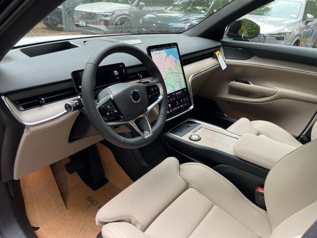 new 2025 Volvo EX90 car, priced at $87,290