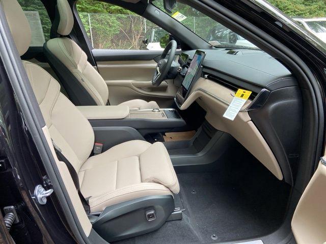 new 2025 Volvo EX90 car, priced at $87,290