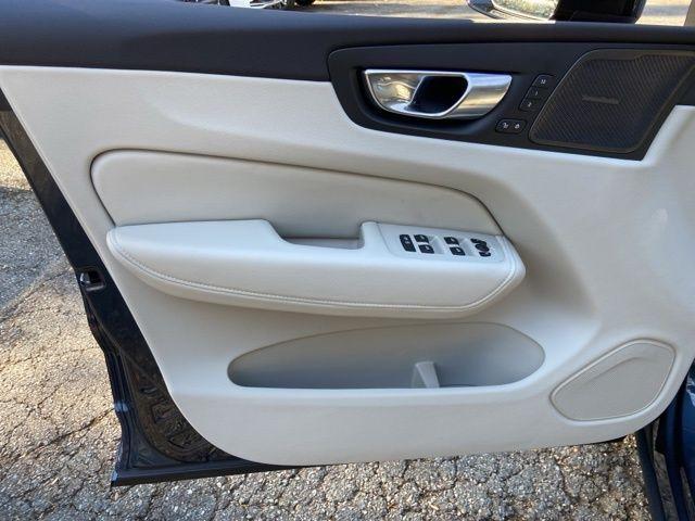 new 2026 Volvo XC60 Plug-In Hybrid car, priced at $75,235