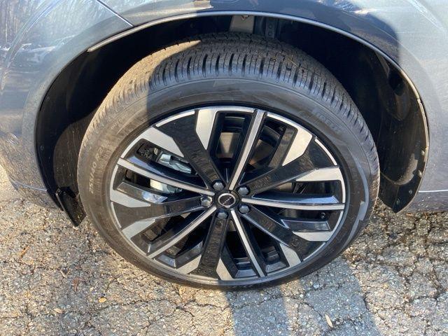 new 2026 Volvo XC60 Plug-In Hybrid car, priced at $75,235