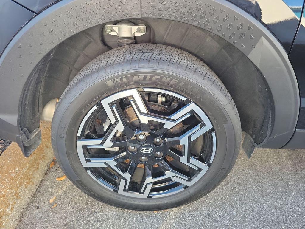 used 2025 Hyundai SANTA CRUZ car, priced at $34,369