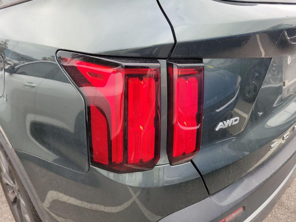 used 2022 Kia Sorento car, priced at $25,902