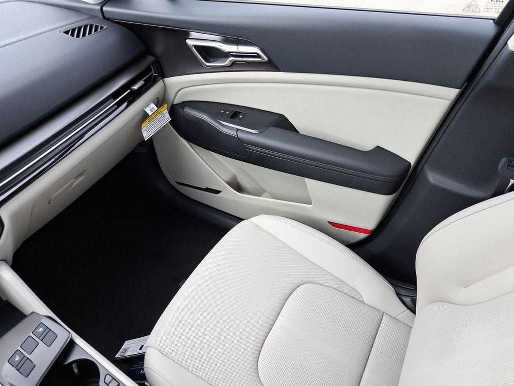 new 2026 Kia Sportage car, priced at $29,886