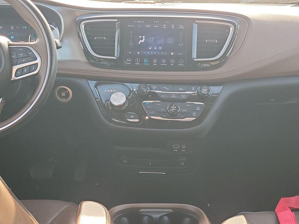 used 2018 Chrysler Pacifica Hybrid car, priced at $14,782