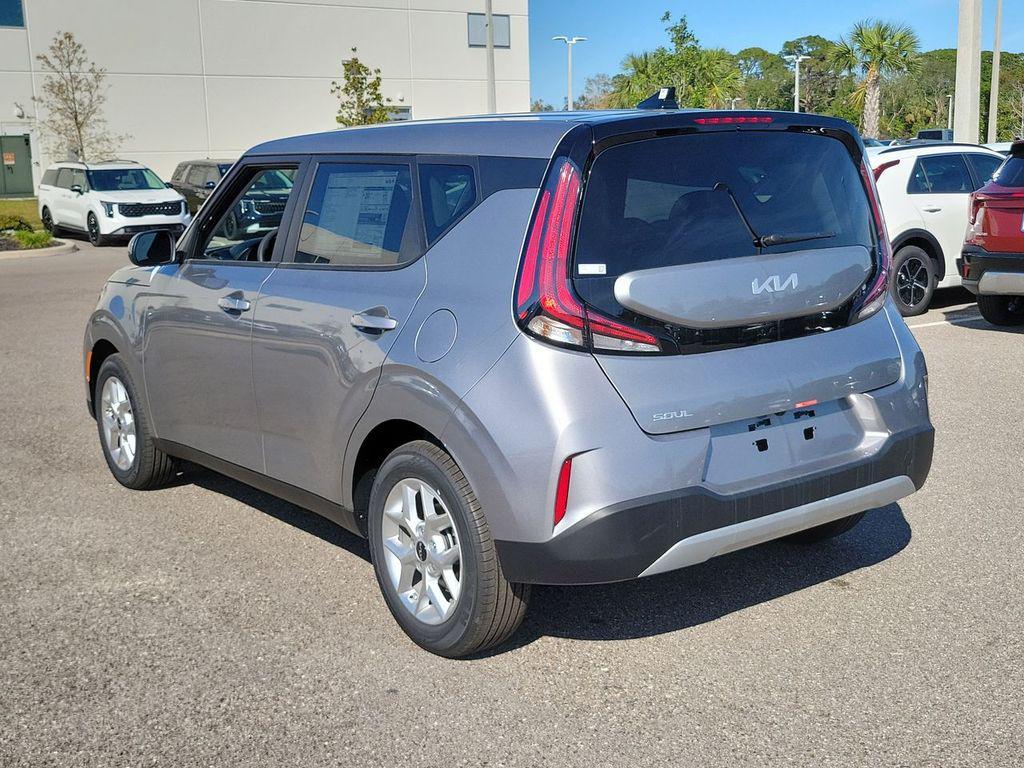 new 2025 Kia Soul car, priced at $18,452