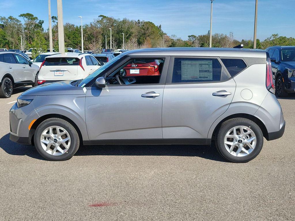 new 2025 Kia Soul car, priced at $18,452