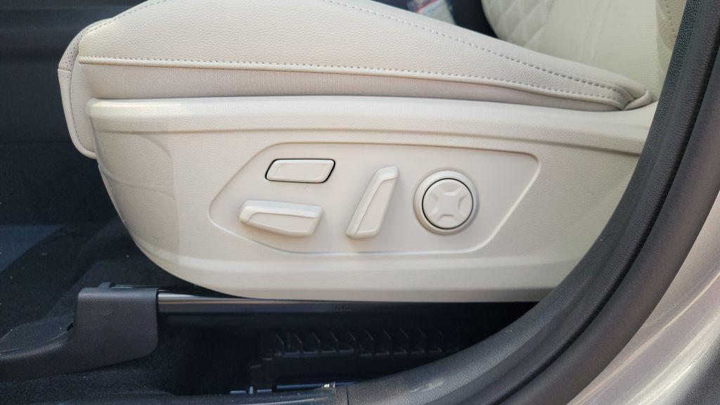 new 2026 Kia Sorento Hybrid car, priced at $44,190