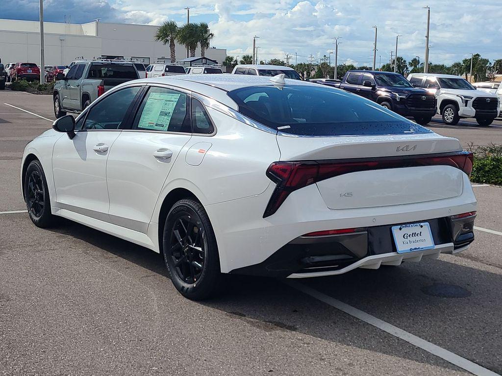 new 2026 Kia K5 car, priced at $25,526
