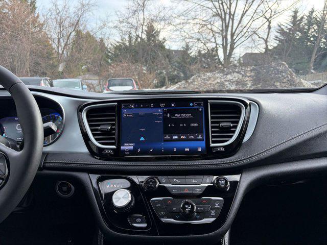 used 2025 Chrysler Pacifica car, priced at $34,476