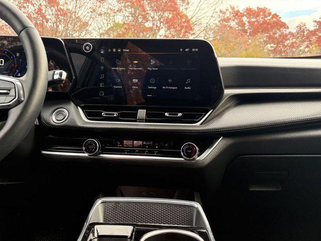 used 2025 Chevrolet Equinox car, priced at $25,620