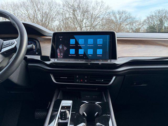 used 2025 Volkswagen Atlas car, priced at $31,906