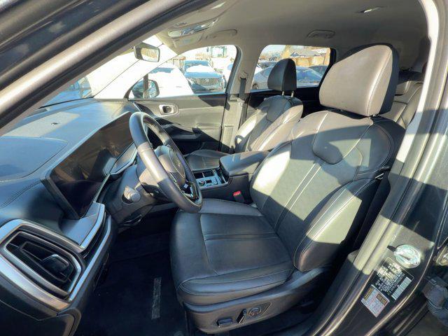 used 2024 Kia Sorento car, priced at $25,200