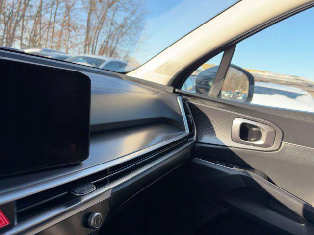 used 2024 Kia Sorento car, priced at $25,200