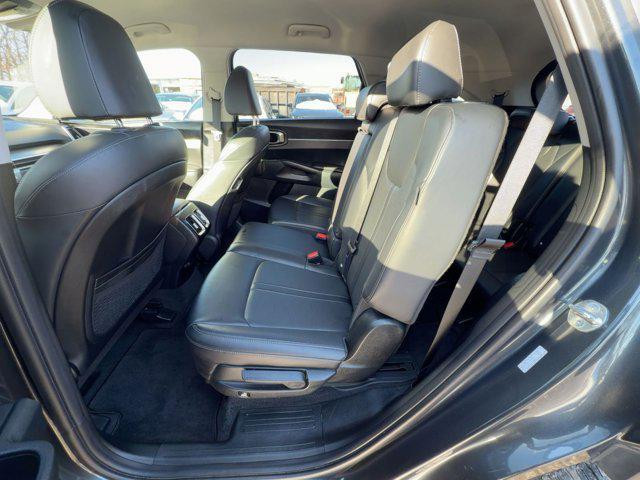 used 2024 Kia Sorento car, priced at $25,200