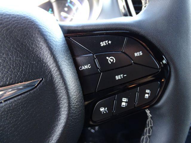 used 2022 Chrysler Pacifica Hybrid car, priced at $28,495