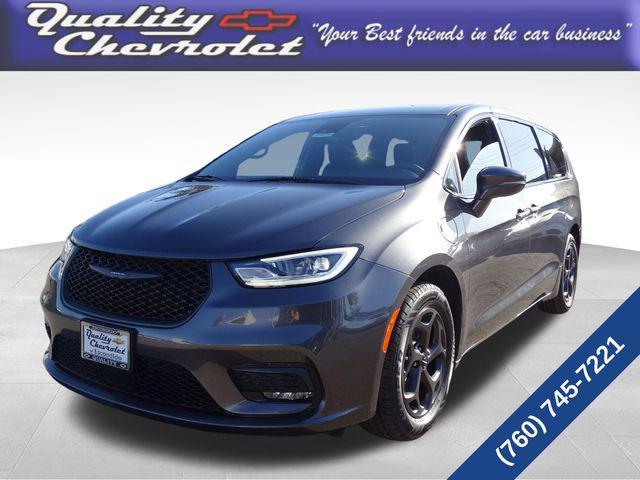 used 2022 Chrysler Pacifica Hybrid car, priced at $28,495