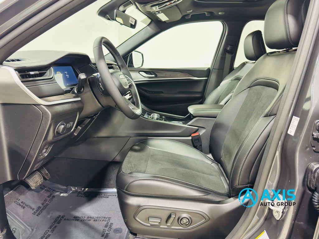 new 2026 Jeep Grand Cherokee car, priced at $48,750