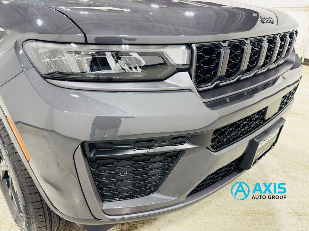 new 2026 Jeep Grand Cherokee car, priced at $49,275