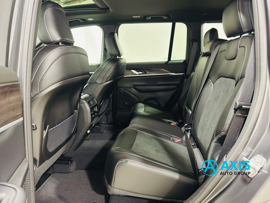 new 2026 Jeep Grand Cherokee car, priced at $49,275