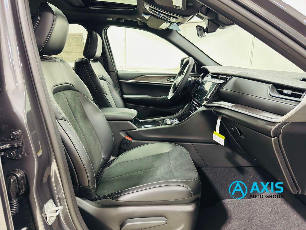 new 2026 Jeep Grand Cherokee car, priced at $49,275