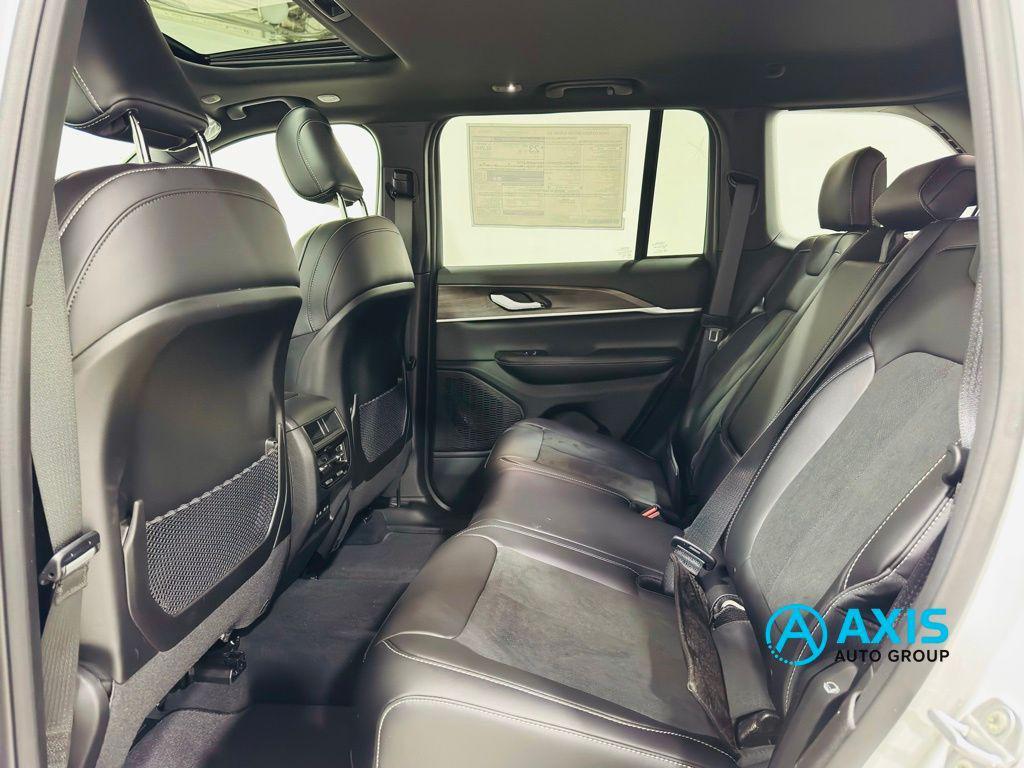 new 2026 Jeep Grand Cherokee car, priced at $48,155