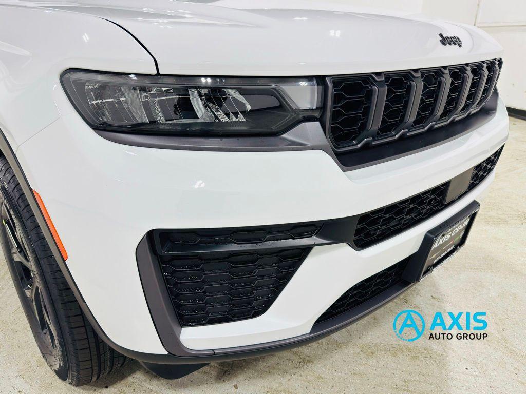 new 2026 Jeep Grand Cherokee car, priced at $48,155