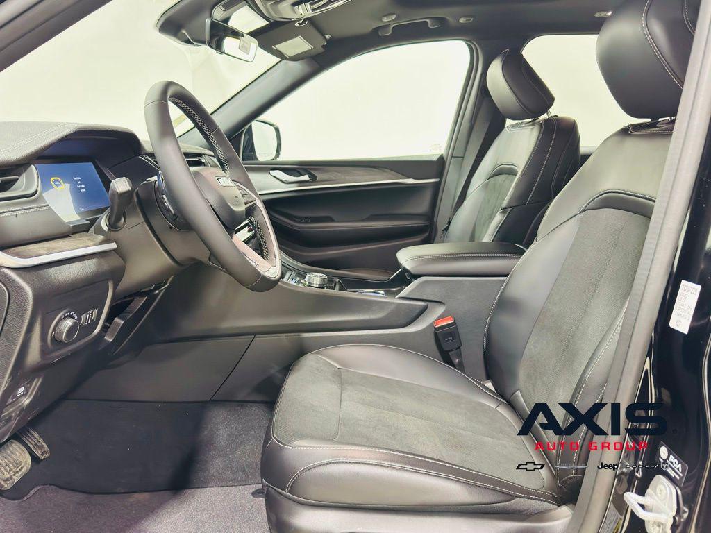 new 2026 Jeep Grand Cherokee car, priced at $49,695