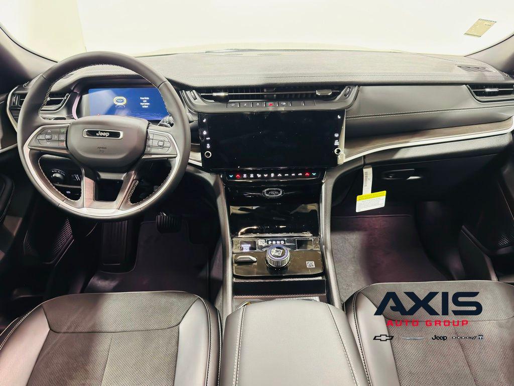 new 2026 Jeep Grand Cherokee car, priced at $49,695